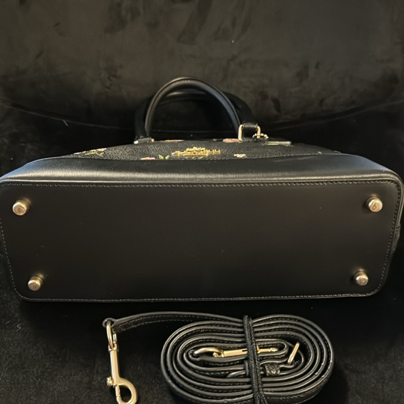 EUC Coach Purse - Picture 3 of 6